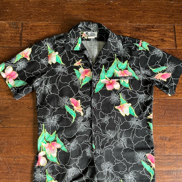 Hilo Hattie vintage Hawaiian shirt Dead stock. Large. - Picture 3 of 6